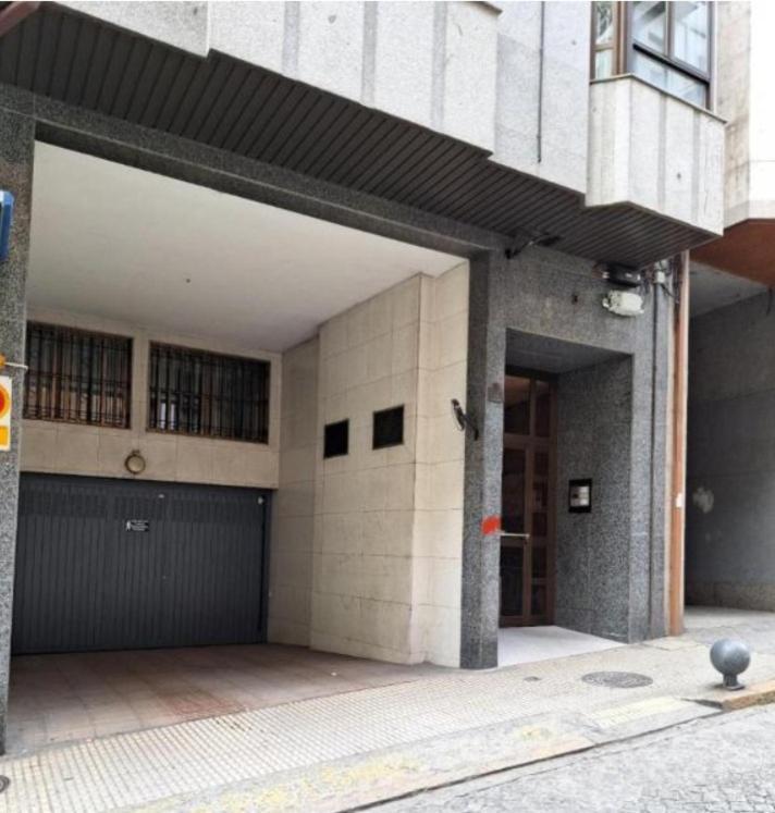 4J - Ourense Centro Con Parking Exterior foto